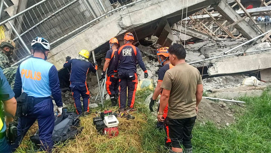 Philippine president visits quake-hit area as residents shelter outside