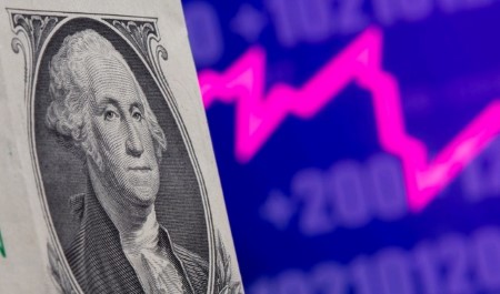 US yields dip as Fed flags economic risks, signals patience on rate moves
