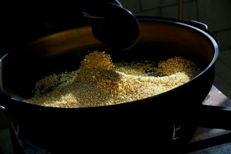 Gold falls after Trump extends tariff deadline on EU goods