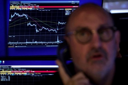 S&P 500 ends down for a 4th day as valuation worries weigh, Home Depot drops