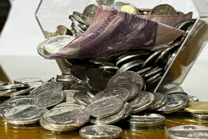 Peso strengthens on Fed easing view