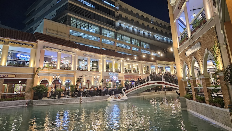 Shopping mall establishments at night